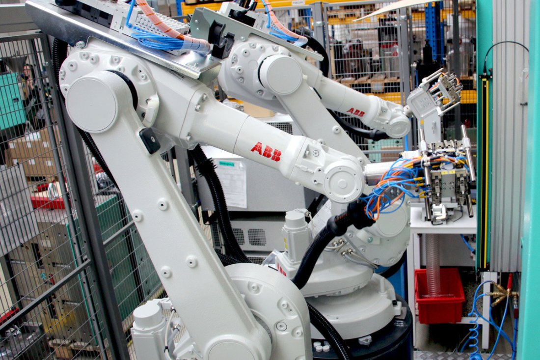 Serial production of the plastic parts